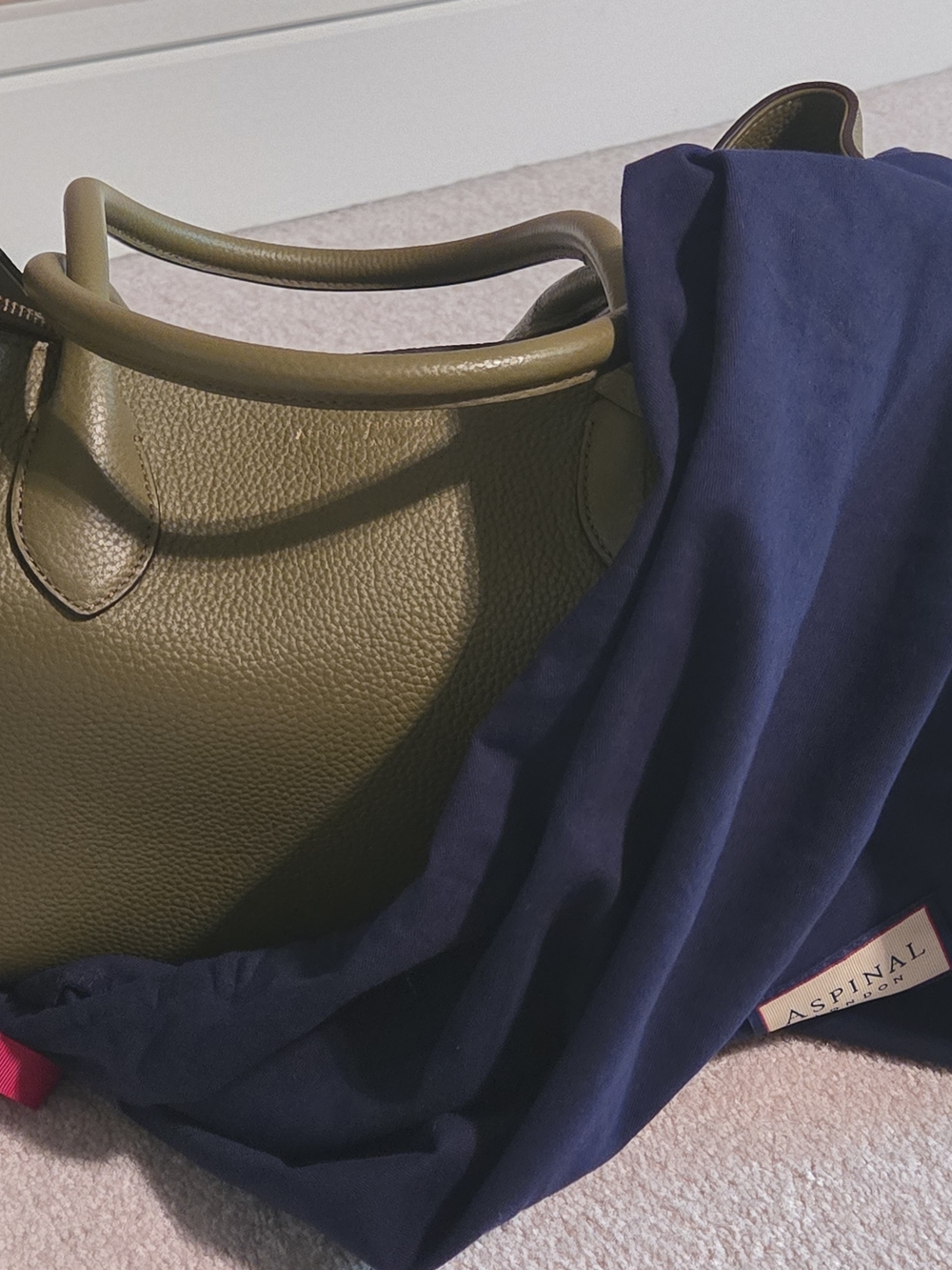 Aspinal of London - Rare Green Pebbled Leather Top-Handle Tote with Charm - Picture 8 of 13